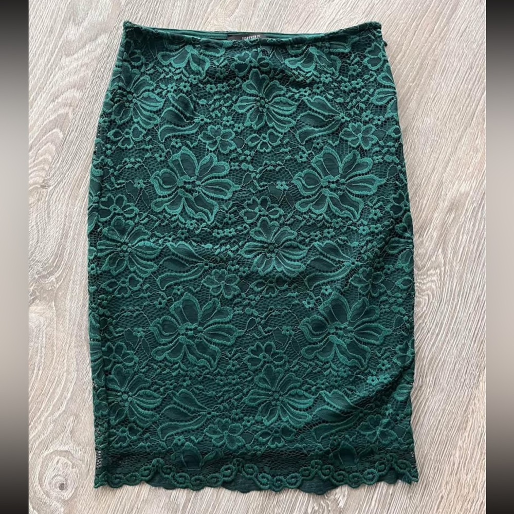 FOREVER 21 Green Lace Skirt